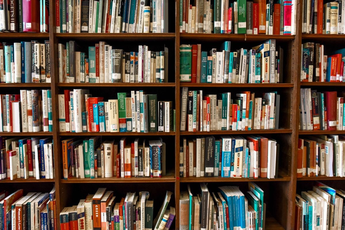 Étagère de revues en sciences cognitives